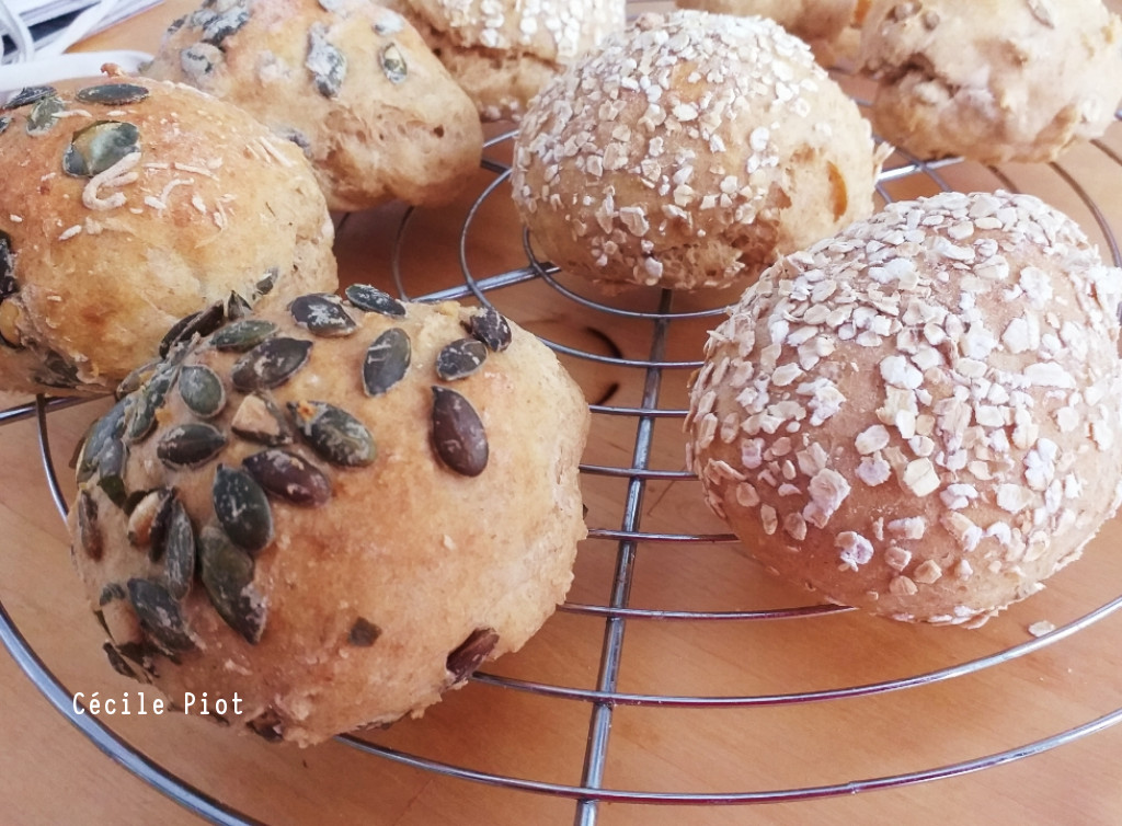 202209241603Quark-Vollkornbrötchen_Cécile.jpg